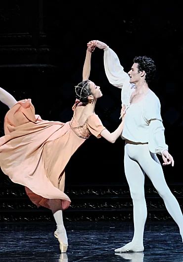 Palais Garnier, Opéra Bastille, 3e Scène. On-line ticket sales. Plan your visit Manon Ballet, Yasmine Naghdi, Sales Plan, Rudolf Nureyev, Seize The Day, Ticket Sales, Royal Ballet, Bastille, Ballerinas