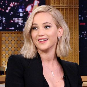 Jennifer Lawrence Bob, Jennifer Lawrence Makeup, Hunger Games Mockingjay Part 2, Embarrassing Stories, Jennifer Lawrence Hair, Mockingjay Part 2, Short Dark Hair, Hunger Games Mockingjay, Ash Blonde Hair