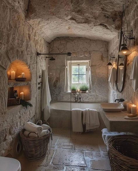 Italian Bathroom, Spa Inspired Bathroom, Casa Country, Rustic Bathrooms, Stone Walls, Dream House Interior, Dream Bathroom, Small Bathroom Decor, Ranch House