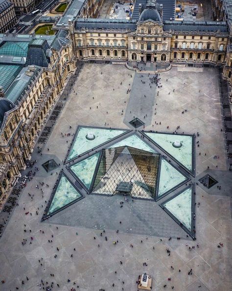 The Louvre Pyramid In Paris, France Louvre Palace, Louvre Pyramid, Angkor Wat Temple, Beautiful Paris, Museums In Paris, Louvre Paris, Louvre Museum, The Louvre, Rooftops