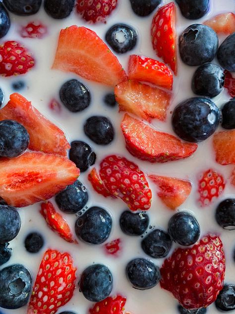 Strawberries And Blueberries Aesthetic, Strawberry Summer, Strawberry Blueberry, Healthy Lifestyle Habits, Lifestyle Habits, Fresh Cream, Junk Journaling, Fruit Bowl, Blueberries