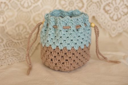 Crochet Coin Purse Drawstring, Granny Square Drawstring Bag, Purse Patterns Free, Crochet Drawstring Bag, Crochet Drawstring, Dice Bags, Crochet Coin Purse, Baby Heart, Diy Bags Purses