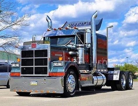 Marmon Trucks, Big Ford Trucks, Moving Van, Semi Trailer Truck, Kenworth W900, Custom Big Rigs, Trucking Life, Built Truck, Kenworth Trucks