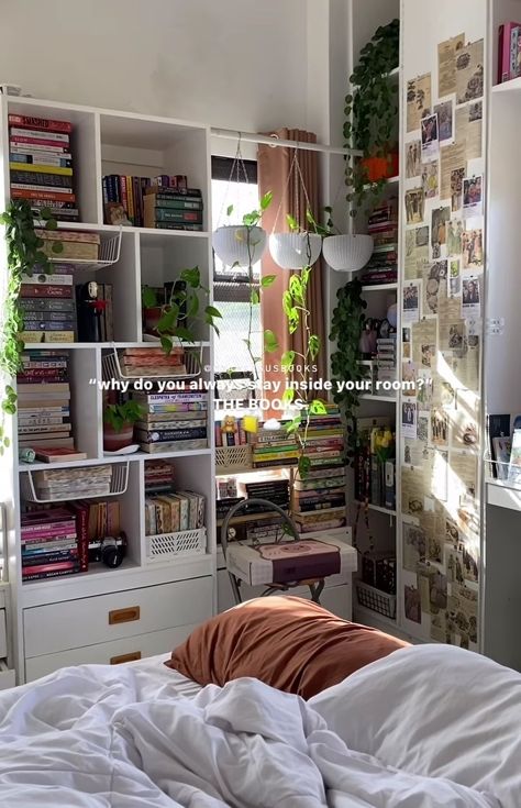 Room For Readers, Reader Bedroom Ideas, Cozy Bedroom Books, Cozy Bedroom With Bookshelves, Books In Bedroom Aesthetic, Book Girl Bedroom Aesthetic, Reader Room Aesthetic, Small Bedroom With Bookshelves, Book Girl Room Aesthetic