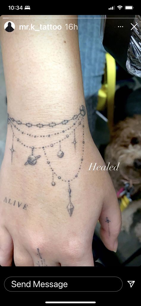 Simple Bracelet Tattoo, Chain Around Wrist Tattoo, Small Jewel Tattoo, Tattoo Bracelet Wrist, Anklet Charm Tattoos For Women, Charm Bracelet Tattoo With Names, Wrist Bracelet Tattoos For Women, Chain Bracelet Tattoo Wrist, Ankle Charm Bracelet Tattoo