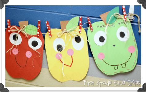 Apple Week! - First Grade Blue Skies September School Crafts, Apple Poem, Preschool Apple Theme, September Preschool, Poem Activities, Apple Kindergarten, Apple Week, September School, Apple Day