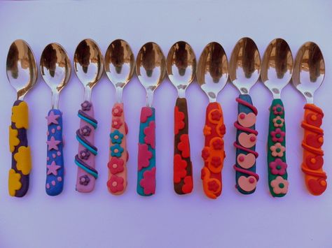 Spoonie love Clay Utensils, Pasta Francesa, Rosh Hashanah, Polymer Clay Crafts, Art Activities, Personalized Mugs, Fantasy World, Clay Crafts, Spoons