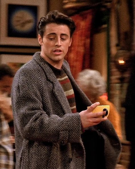 Friends Joey Friends Joey Wallpaper, Friends Joey, Friends Season 1, Joey Friends, Funny Morning Pictures, Matt Leblanc, Fun Quizzes To Take, Friends Cast, Friends Tv Series