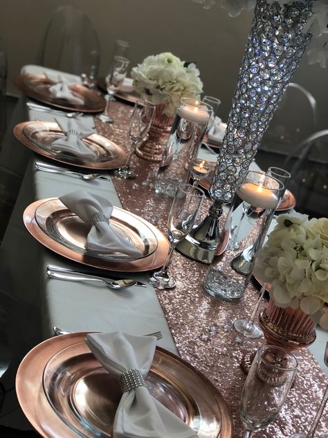 Rose Gold Dinner Table Decor, Rose Gold And Silver Decorations, Rose Gold Table Setting Birthday, Silver And Gold Dinner Table Decor, Rose Gold Dinner Table Decor Birthday, Silver Christmas Table Decorations, Rose Gold And Silver Party Decorations, Rose Gold White Rustic Dinner Table, Gold Christmas Table Decorations