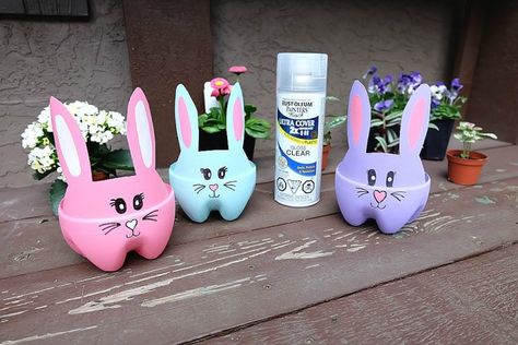 DIY Easter Bunny Planters Made From Upcycled Pop Bottles Easter Rabbit Crafts, Bunny Planter, Diy Easter Bunny, Golf Christmas Gifts, Rabbit Crafts, Easy Easter Crafts, Easter Gifts For Kids, Easter Craft, Easter Decorations Outdoor