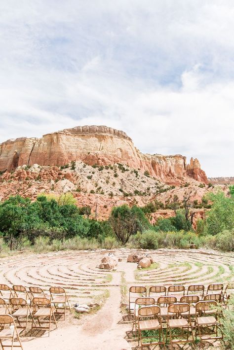 A Bright Southwestern Wedding at Ghost Ranch in Abiquiu, New Mexico New Mexico Wedding Decor, Ghost Ranch Wedding, New Mexico Wedding Venues, New Mexico Elopement, Ghost Ranch New Mexico, Desert Witch, Clovis New Mexico, Chimayo New Mexico, Abiquiu New Mexico