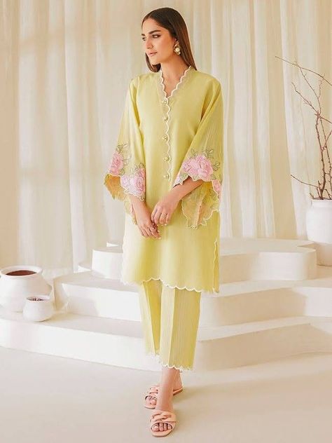 Yellow Suit Design, Lemon Color Dress, Lemon Color, Pola Bordir, Yellow Suit, Lace Dress Design, Shirt Trouser, Indian Designer Suits, Pakistani Dresses Casual