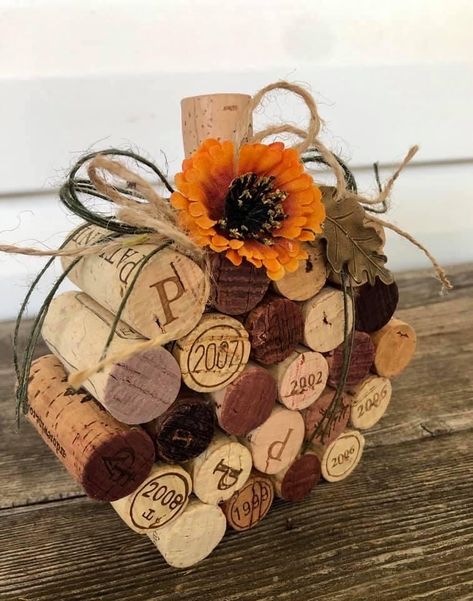 Cork Crafts Halloween, Wine Cork Fall Crafts, Fall Cork Crafts, Cork Pumpkins Fall Crafts, Fall Wine Cork Crafts, Wine Cork Pumpkins, Corkscrew Crafts, Wine Corks Decor, Cork Diy Projects