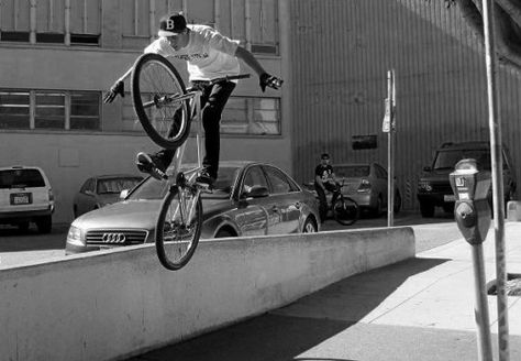 matt reyes. feeble tuck no. Practice Photography, Urban Street Photography, Street Dreams, Bmx Street, Best Bmx, Stunt Bike, Bmx Freestyle, Action Shots, Meet New People