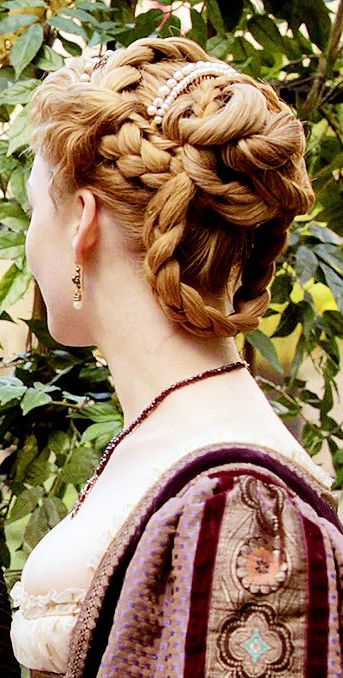 Fantasy Hairstyles, Gaun Abad Pertengahan, Historical Hairstyles, Medieval Hairstyles, Holliday Grainger, Lucrezia Borgia, The Borgias, Peinados Recogidos, Fantasy Hair