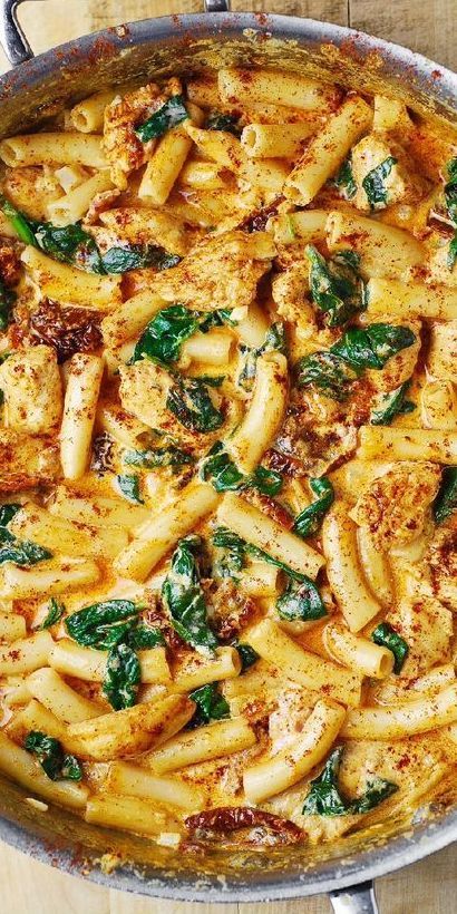 Garlic Cream Sauce Pasta, Asiago Chicken Pasta, Asiago Chicken, Chicken Spinach Pasta, Pasta With Spinach, Creamy Pasta Recipes, Alfredo Sauce Recipe, Asiago Cheese, Bacon Pasta