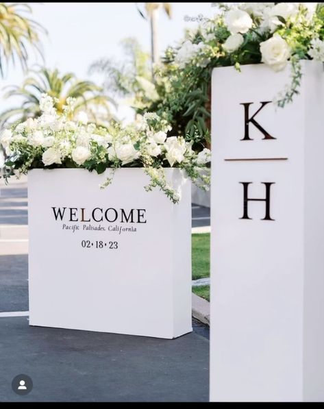 Welcome Back Party Decorations, Corporate Events Decoration Ideas, Elegant Reception Decor, Welcome Party Ideas, Business Launch Party, Wedding Program Sign, Event Booth Design, Wedding Sign Decor, Dream Wedding Decorations