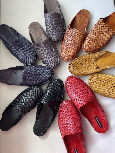 Comfortable Woven Leather Slip-on Sandals, Casual Woven Leather Mules With Flat Heel, Casual Closed Toe Woven Leather Mules, Casual Woven Leather Mules With Closed Toe, Casual Woven Leather Slip-on Mules, Casual Woven Leather Closed Toe Mules, Casual Woven Leather Mules, Casual Mules With Woven Sole And Open Heel, Casual Open Heel Mules With Woven Sole