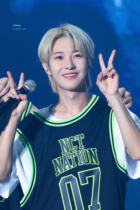 Nct Dream Renjun, Nct Winwin, Nct Dream Members, Aesthetic Boy, Huang Renjun, Chinese Boy, Ji Sung, Kpop Wallpaper, Boyfriend Material