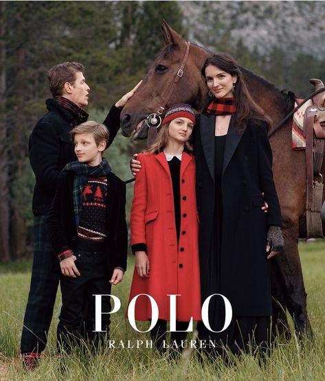 POLO Ralph Lauren Christmas Campaign AW 2019/20 Ralph Lauren Inspired Family Photos, Christmas Ralph Lauren, Ralph Lauren Christmas Photoshoot, Ralph Lauren Christmas Card, Ralph Lauren Christmas Outfit, Ralph Lauren Christmas Campaign, Stable Photoshoot, Ralph Lauren Catalog, Polo Ralph Lauren Photoshoot