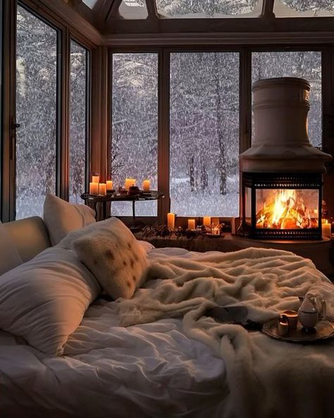 Cozy Winter Cabin, Winter Bedroom, Cabin Aesthetic, Day Room, Winter Cabin, Cozy Aesthetic, Cozy Place, Cozy Room, Aesthetic Bedroom