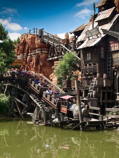 Phantom Manor, Big Thunder Mountain, Thunder Mountain, Disney Imagineering, Globe Travel, Disney Paris, Disneyland (paris), Fast Pass, Disney Rides