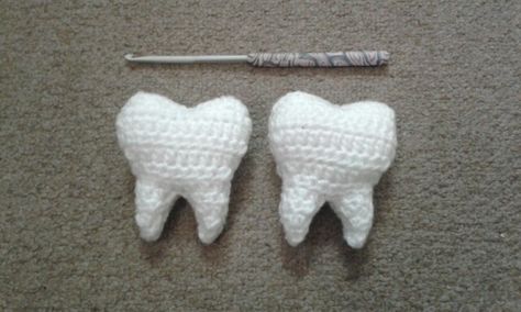 Crochet tooth Crochet Dentist Free Pattern, Tooth Crochet Pattern Free, Crochet Tooth Pattern, Tooth Crochet, Crochet Tooth, Summer Core, Dental Fun, Crochet Hack, Crochet For Boys