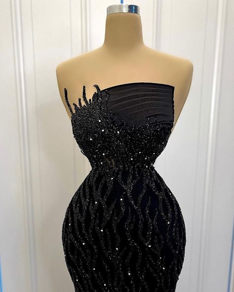 Black Evening Dresses Long, Black Gala Dress, Floor Length Black Dress, Minna Fashion, Black Floor Length Dress, Stylish Gown, Met Gala Dresses, Black Ball Gown, Dress Luxury