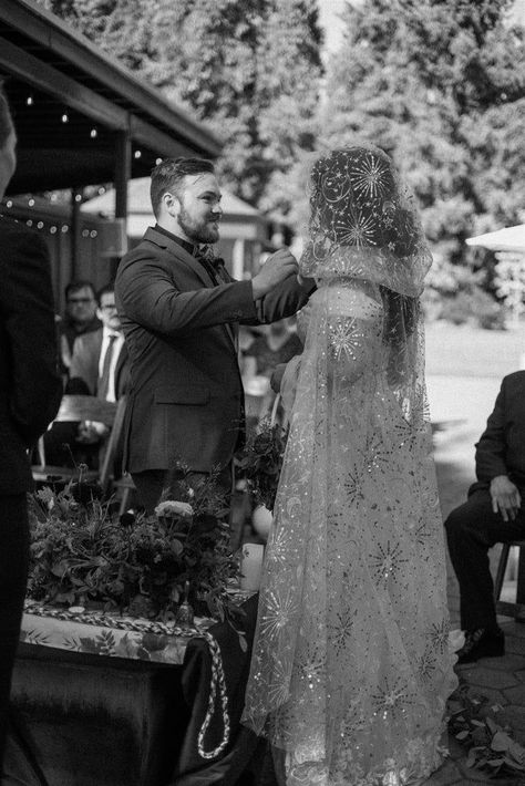 sparkly beaded oversized hood bridal cloak for woodland wedding. Many fashion-forward brides have been asking about what my recommendation are for nontraditional accessories. If you are saying "a veil just doesn't feel like me", then be inspired by these nontraditional styles that are trending for next year. From bridal scarves to wedding hats, from dainty florals to bold capes, these creative and unconventional wedding veil alternatives will have you saying "I do" all over again. Wedding Veil Cloak, Nontraditional Wedding Veil, Hood Veil Wedding, Bridal Cape With Hood, Hooded Wedding Veil, Bridal Hood, Wedding Veil Alternatives, Hood Veil, Veil Over Face