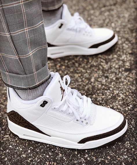 #FEATUREMYSNEAKS 👈 on Instagram: “Are these underrated? ☕️ 📸: @mad_tau_ent | Jordan 3 Mocha #featuremysneaks” Jordan 3 Mocha, Nike Shoes Air, Instagram Link In Bio, Nike Jordan Retro, Air Jordan 3 Retro, Cute Nike Shoes, Instagram Link, Shoes Air, Cute Nikes