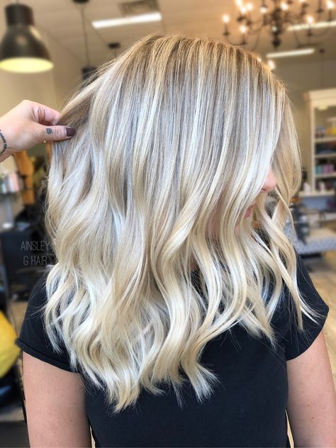 Bright Short Blonde Hair, Full Blonde Babylights, Fresh Blonde Highlights, Bright Blonde Highlights Short Hair, Medium Length Blonde Hair With Highlights, Blended Bright Blonde, Shoulder Length Bright Blonde Hair, Bright Blonde Highlights With Dimension, Medium Length Bright Blonde Hair