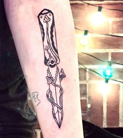 Eli Jorgensen on Instagram: “✨🍄 🔪✨ #elijorgensen #tattoo #mushrooms #knifetattoo #tattooartist #queertattooartist #lineworktattoo #seattletattooartist” Mushroom Tattoo On Hand, Mushroom With Knife Tattoo, Mushroom Forearm Tattoo, Line Of Mushrooms Tattoo, Mushroom Geometric Tattoo, Seattle Tattoo, Knife Tattoo, Line Work Tattoo, Geometric Tattoo