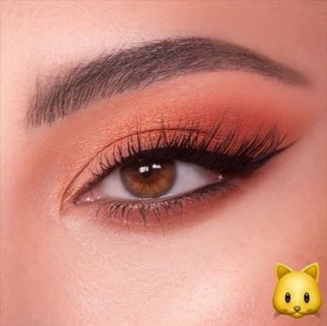 Makeup Orange Dress, Orange Makeup Looks Natural, Nails For Orange Dress, Makeup With Orange Dress, Orange Dress Makeup Ideas, Makeup For Orange Dress, Coral Dress Makeup, Coral Makeup Looks, Coral Eye Makeup