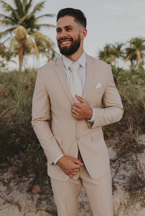 Tan Suit Yellow Tie, Tan Suit With Pink Tie, Beige Mens Suit Wedding, Groomsmen Attire Tan, Mens Tan Suit, Tan Groom, Tan Tux, Tan Groomsmen Suits, Tan Groomsmen