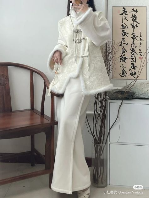 White Woman Aesthetic, Woman Aesthetic, Hourglass Dress, Chinese Fashion, Vintage Dresses 50s, White Woman, Kawaii Fashion Outfits, Dress Aesthetic, Trendy Fashion Outfits