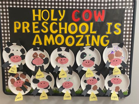 Pre K Farm Theme Classroom, Farm Animal Door Decoration, Farm Theme Bulletin Board Preschool, Daycare Farm Theme Bulletin Boards, Preschool Farm Bulletin Board Ideas, Cow Theme Classroom Bulletin Boards, Farm Bulletin Boards Preschool, Preschool Farm Bulletin Board, Farm Theme Preschool Bulletin Board Classroom Ideas