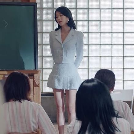 Seoyeaji Outfits, Young Elegant Outfit, Kdrama Rich Girl Outfit, Seo Yeji Outfit, Korean Drama Outfits Style, Ko Mun-yeong Outfit, Koo Moon Young Outfits, Ko Moon Young Outfits, Kdrama Style Outfits