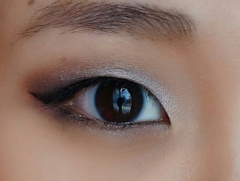 Eyeshadow Monolid, Makeup Monolid, Monolid Eye Makeup, Monolid Eyes, Monolid Makeup, Silver Eye Makeup, Korean Makeup Tips, Asian Makeup Looks, Smoky Eyeshadow