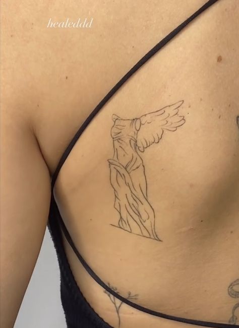 Statue Tattoo Woman, Roman Tattoos For Women, Victory Statue Tattoo, Rome Tattoo Women, Goddess Statue Tattoo, Venus Statue Tattoo, Roman Inspired Tattoos, The Muses Tattoo, Louvre Tattoo