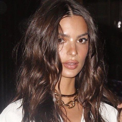 Golden Brunette, Emily Ratajkowski, Brown Hair, Gold Jewelry, Hair, Gold, White