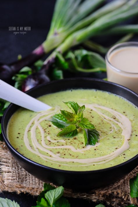 Zucchini Mint Soup with Tahini, vegan soup, zuchini recipes, Zuchhini Rezepte, zucchini minut soup Mint Soup, Zucchini Soup, Summer Soup, Gluten Free Chili, Easy Zucchini, Vegan Soup Recipes, Vegan Meal Plans, Savory Vegan, Vegan Soups