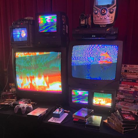 aesthetic post, vhs, glitch, glitchy, inspiration, art inspo, vintage, event Vhs Store Aesthetic, Old Vhs Aesthetic, Crt Aesthetic, Video Store Aesthetic, Vhs Tape Aesthetic, Atx Aesthetic, 80s Vhs Aesthetic, 90s Vhs Aesthetic, Vr Aesthetic