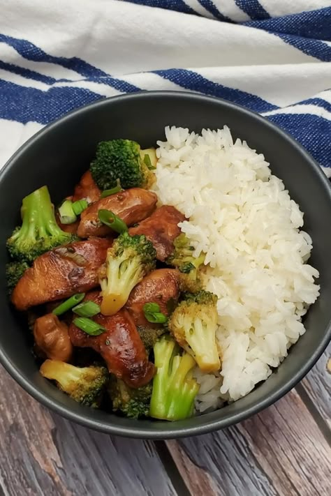 Ideas Comidas Saludables, Spicy Honey Chicken, Chicken Broccoli Stir Fry, Girl Cooking, Chicken Healthy, Healthy Food Dishes, Healthy Food Motivation, Homemade Snacks, Chicken Broccoli