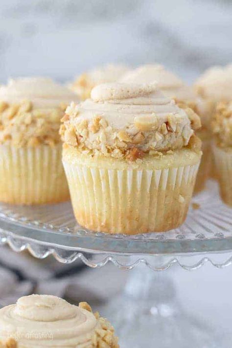 Marshmallow Crème, Marshmallow Cupcakes, Whipped Peanut Butter, Moist Vanilla Cupcakes, Cupcakes Filled, Peanut Butter Cupcakes, Marshmallow Frosting, Peanut Butter Marshmallow, Peanut Recipes