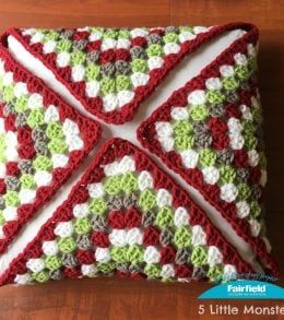 Classic Granny Square Pillow - Fairfield World Craft Projects Crochet Granny Squares Patterns, Crochet Solid Granny Square, Granny Square Ideas, Granny Square Pillow, Classic Granny Square, Granny Squares Crochet, Solid Granny Square, Crochet Pillow Patterns Free, World Craft