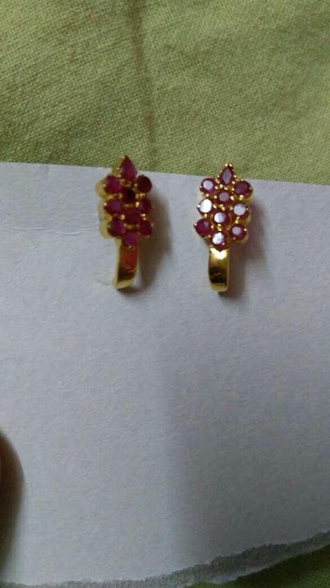 Earrings Gold Simple, Ruby Earrings Gold, Trendy Wedding Rings, Small Earrings Gold, Gold Earrings Indian, Simple Gold Earrings, Trendy Embroidery, Flower Earrings Gold, Gold Earrings Models