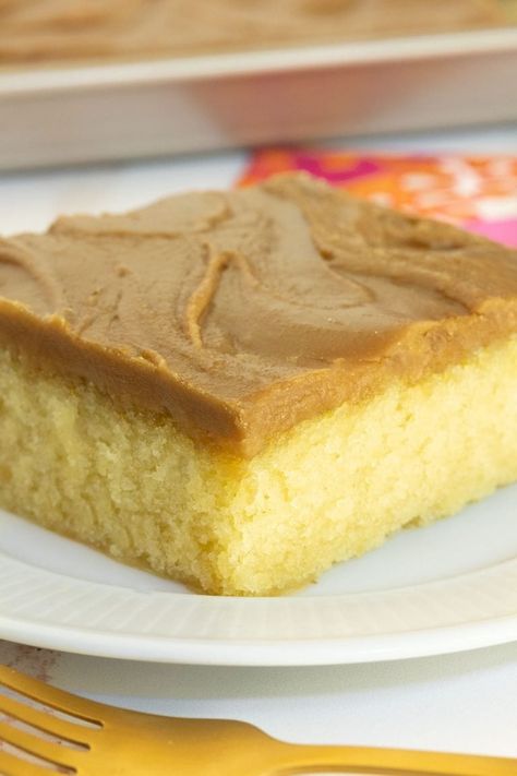 With just one bowl and a whisk, you can put together this FABULOUS Caramel Buttermilk Sheet Cake. The melt-in-your-mouth caramel icing is as easy as the cake! #whitetexassheetcake, #easysheetcake, #buttermilksheetcake, #caramelsheetcake, #ridiculouslyeasy Carmel Cake, Hot Milk Cake, Caramel Cake Recipe, Easy Caramel, Caramel Icing, Caramel Frosting, Sheet Cake Recipes, Milk Cake, Caramel Cake