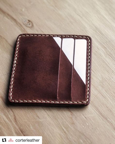 Diy Leather Wallet Pattern, Corter Leather, Diy Leather Wallet, Leather Tooling Patterns, Leather Wallet Pattern, Leather Tools, Leather Ideas, Womens Wallet, Leather Card Wallet