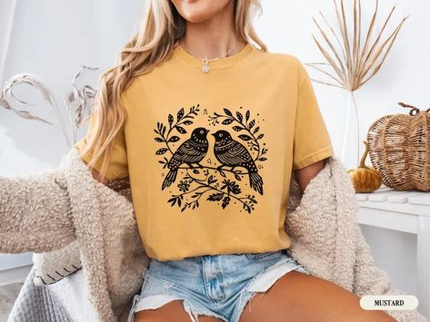 Celestial Birds Shirt, Birds Vintage Tshirt, Birds Lover Graphic Tshirt, Bohemian Style Trendy Boho Shirt, Cottagecore Birds Folk Tshirt - Etsy Mexico Bird Shirt, Boho Shirt, Boho Shirts, Trendy Boho, Bird Lovers, Vintage Tshirts, Bohemian Style, San Jose, Graphic Tshirt