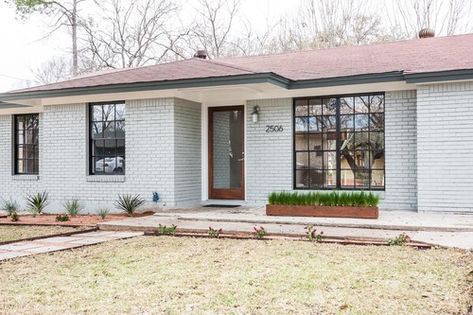 Grey Painted Brick, Modern Farmhouse Exterior Colors, White Brick House, Farmhouse Exterior Colors, Ranch House Exterior, Ranch Remodel, Ranch Exterior, Brick Ranch, Home Exterior Makeover